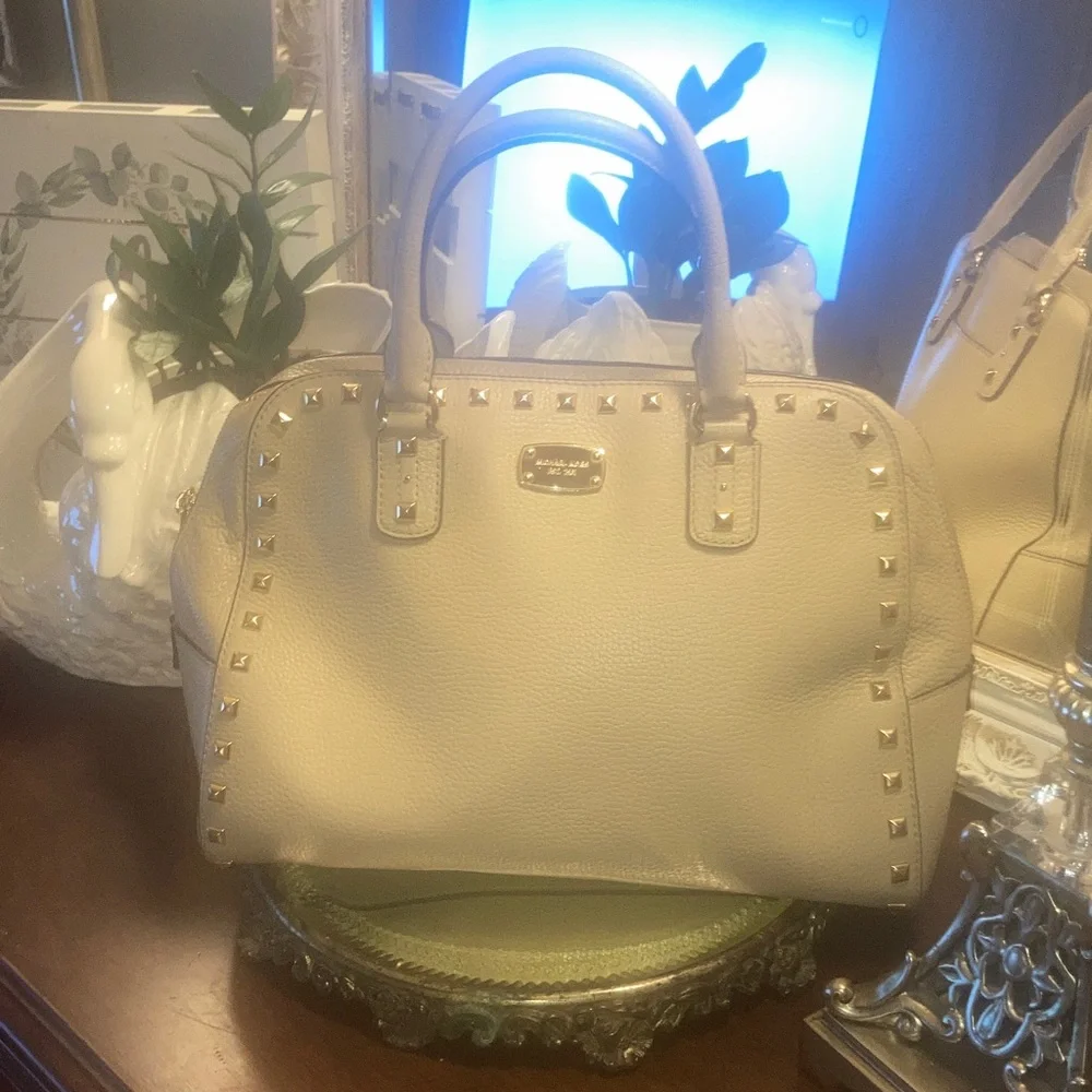 Genuine Micheal Kors Sandrine Large  Leather  Satchel Studded Cream Handbag - Picture 2 of 15